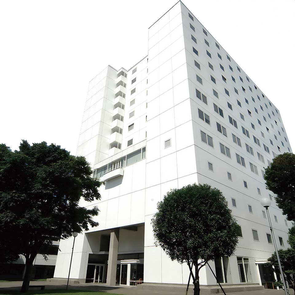 東2号館【法学部・経済学部教育研究棟】